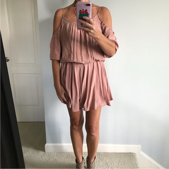 Cold Shoulder Romper - Picture 5 of 7